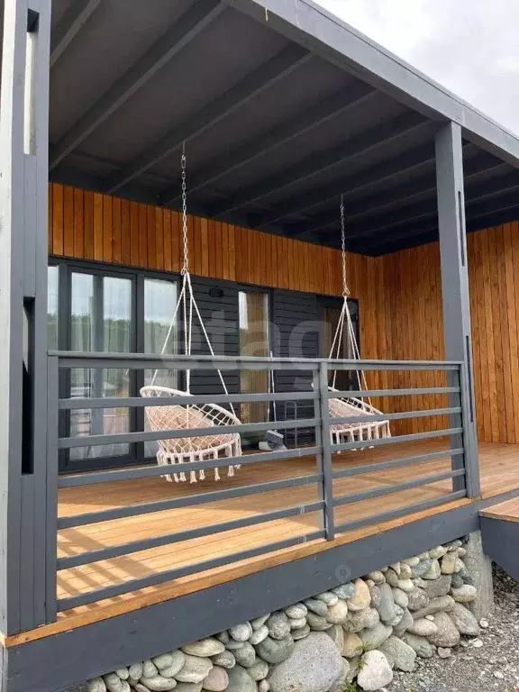 Дом в Алтай, Чемальский район, с. Аюла ул. Трактовая, 11 (49 м) - Фото 1