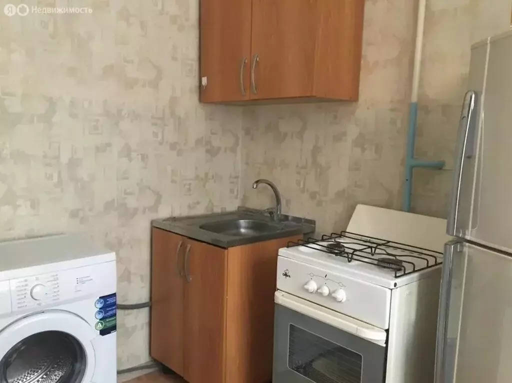 1-комнатная квартира: Тюмень, улица Луначарского, 9 (30 м) - Фото 1
