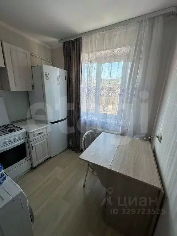 3-к кв. Тюменская область, Тюмень Фабричная ул., 17 (57.3 м) - Фото 0