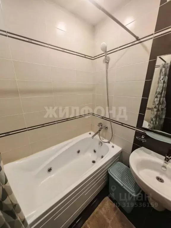 2-к кв. Новосибирская область, Новосибирск ул. Державина, 73 (80.0 м) - Фото 1