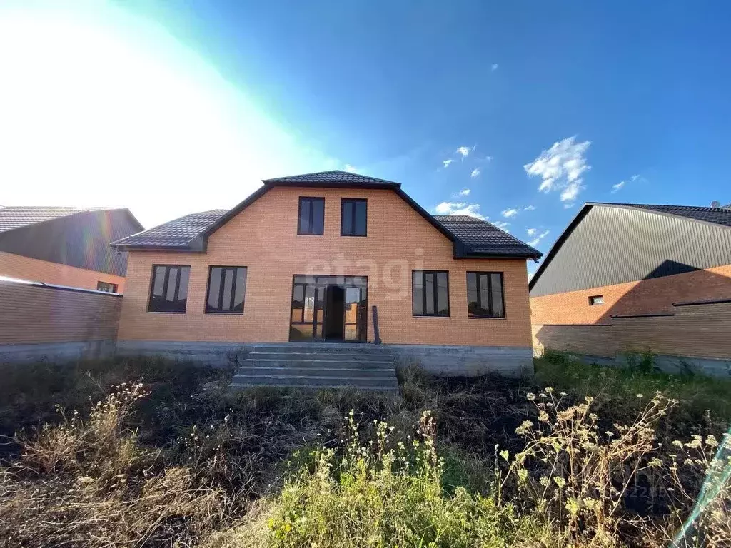 Дом в Ингушетия, Назрановский район, с. Али-Юрт ул. Имени Адсалама ... - Фото 1