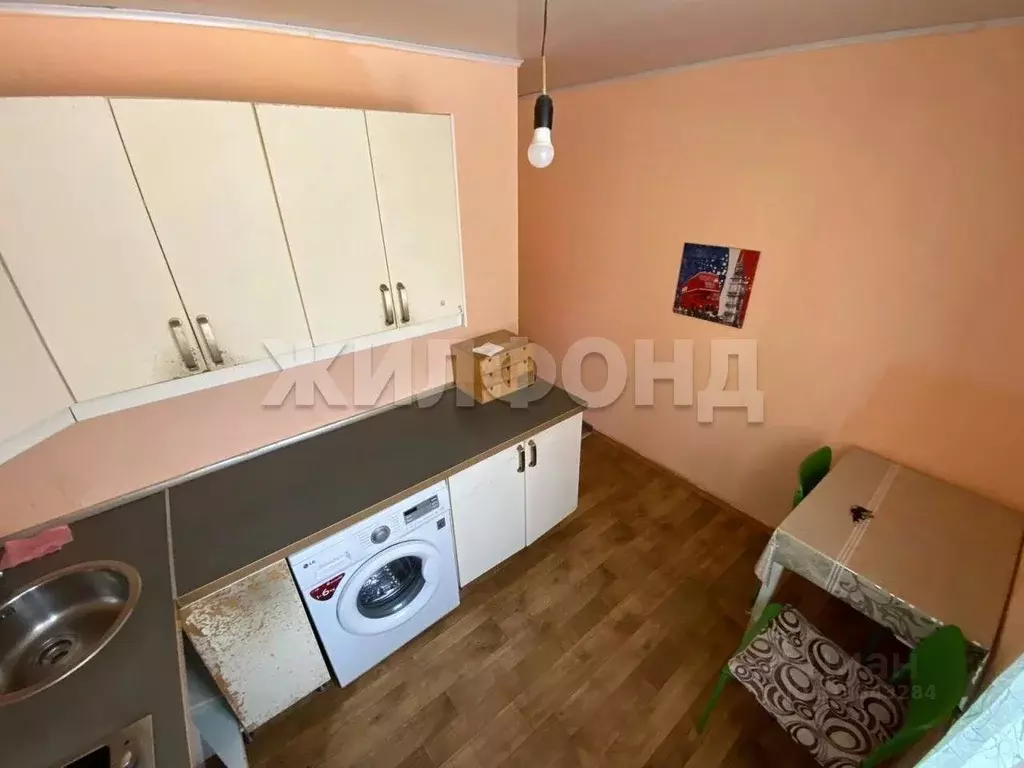 Комната Новосибирская область, Новосибирск ул. Толбухина, 37 (12.2 м) - Фото 1