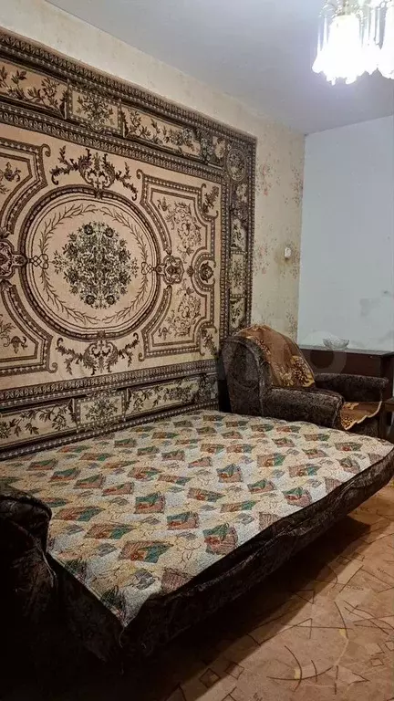 Комната 18 м в 3-к., 1/9 эт. - Фото 0