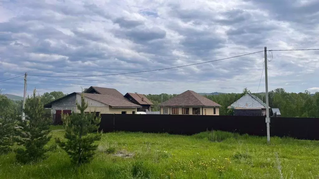 Дом в Алтай, Майминский район, с. Подгорное Центральная ул. (110 м) - Фото 1