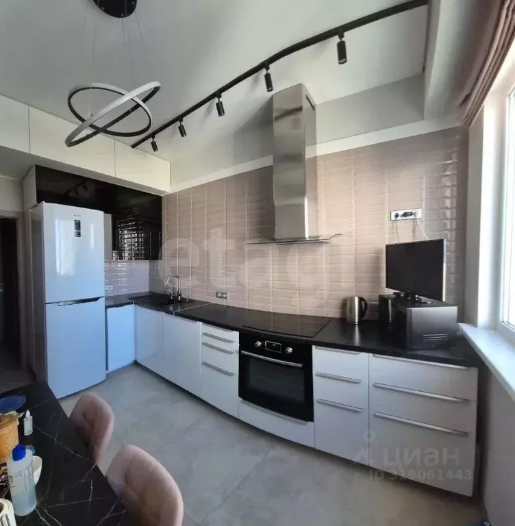 2-к кв. Севастополь ул. Александра Маринеско, 1Бк1 (53.6 м) - Фото 0