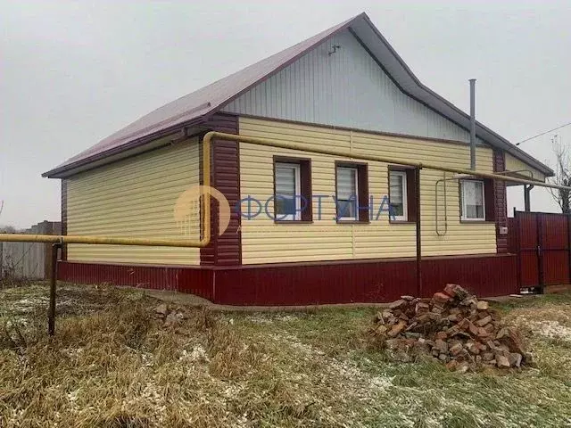 Дом в Белгородская область, Новооскольский муниципальный округ, с. ... - Фото 1