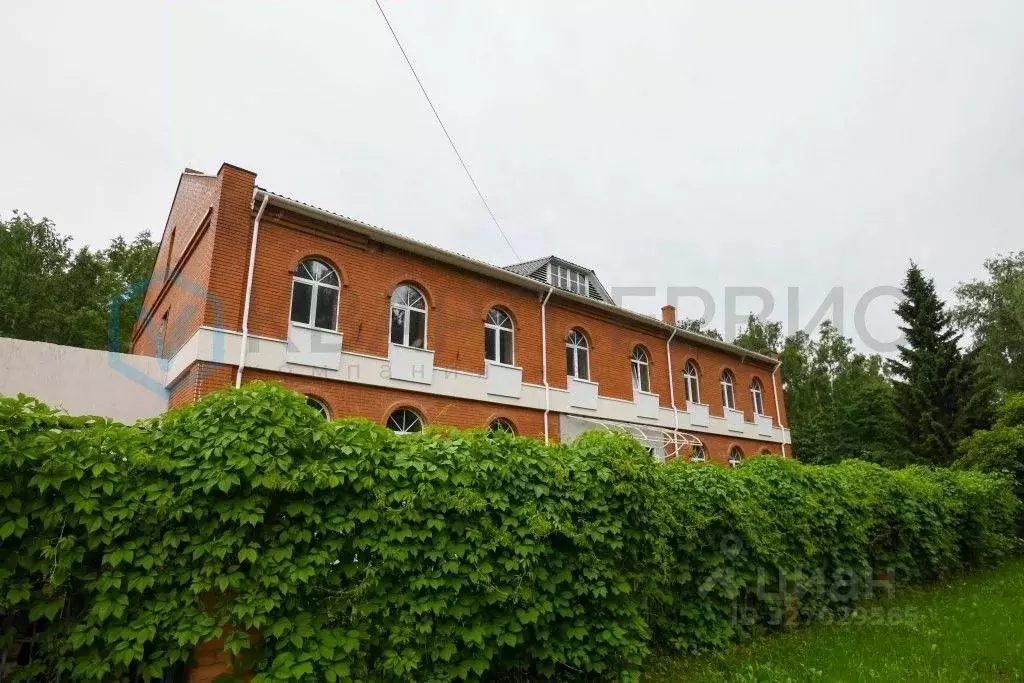 Коттедж в Омская область, Омск ул. 11-я Любинская, 52 (250 м) - Фото 2