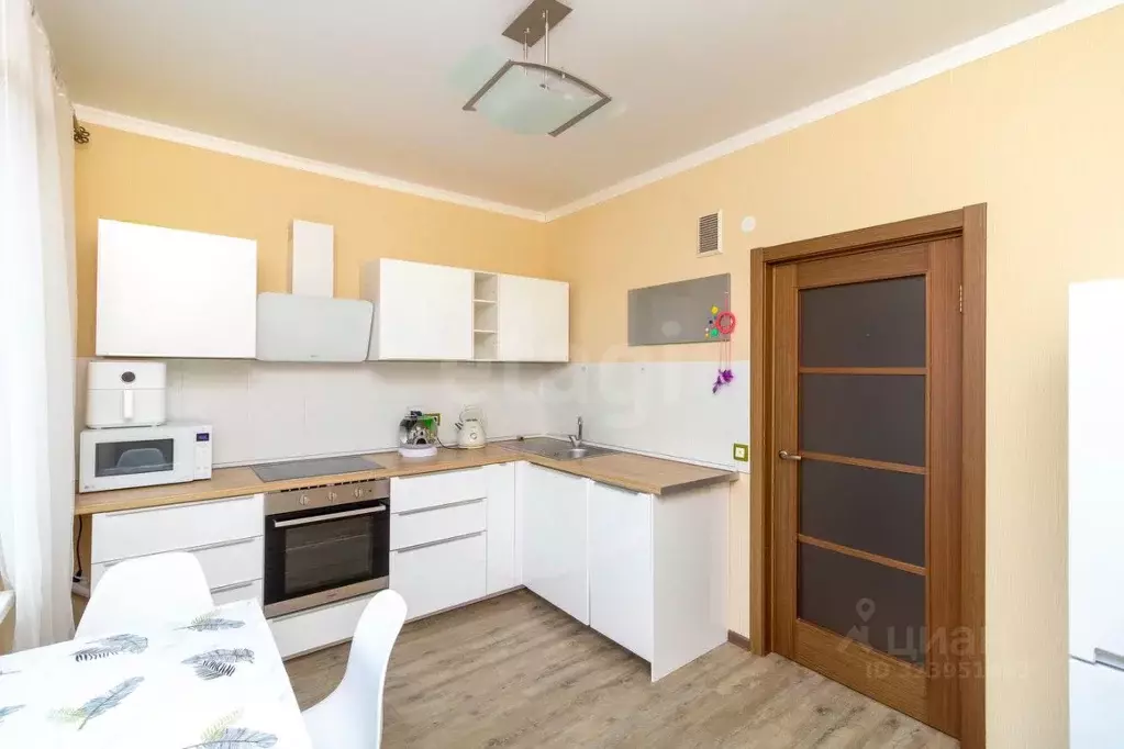 2-к кв. Тюменская область, Тюмень проезд Тихий, 2 (56.6 м) - Фото 1