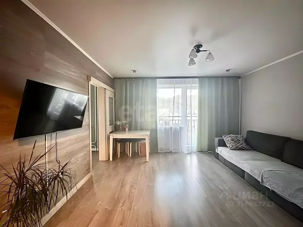 3-к кв. Кемеровская область, Междуреченск бул. Медиков, 8 (70.0 м) - Фото 0