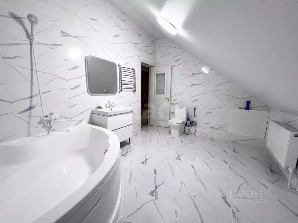 Дом в Башкортостан, Стерлитамак ул. Ивана Лозбеня (205 м) - Фото 1