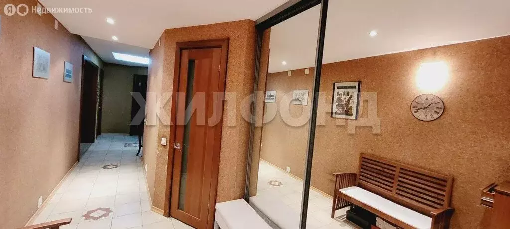 3-комнатная квартира: Абакан, Торговая улица, 4Б (92 м) - Фото 1