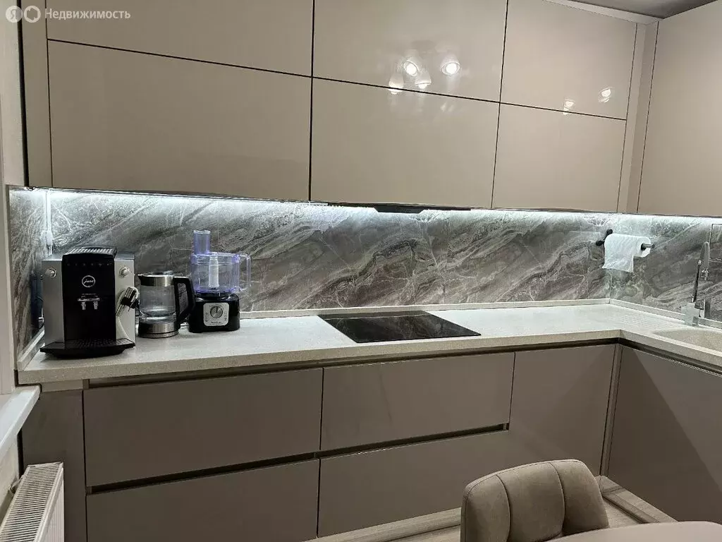 2-комнатная квартира: Москва, район Троицк, 3-я Нововатутинская улица, ... - Фото 2