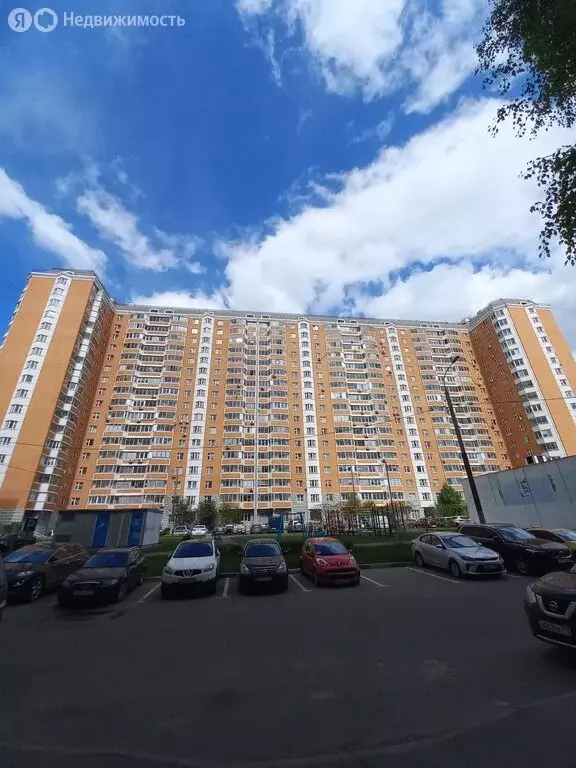 3-комнатная квартира: Москва, улица Маршала Савицкого, 30 (77.5 м) - Фото 1