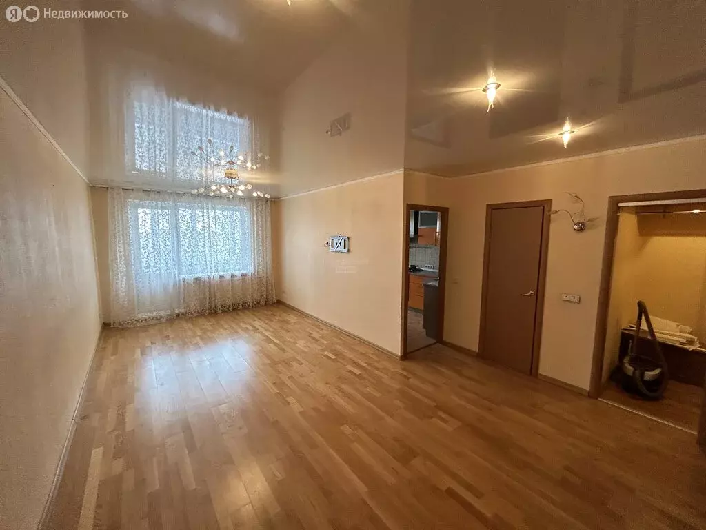 4-комнатная квартира: Ижевск, улица 10 лет Октября, 27 (103 м) - Фото 1