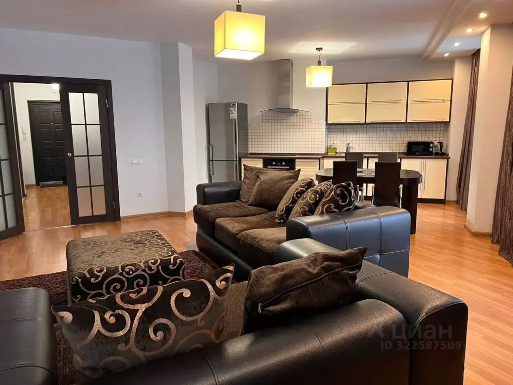 2-к кв. Красноярский край, Красноярск ул. Авиаторов, 39 (92.0 м) - Фото 1