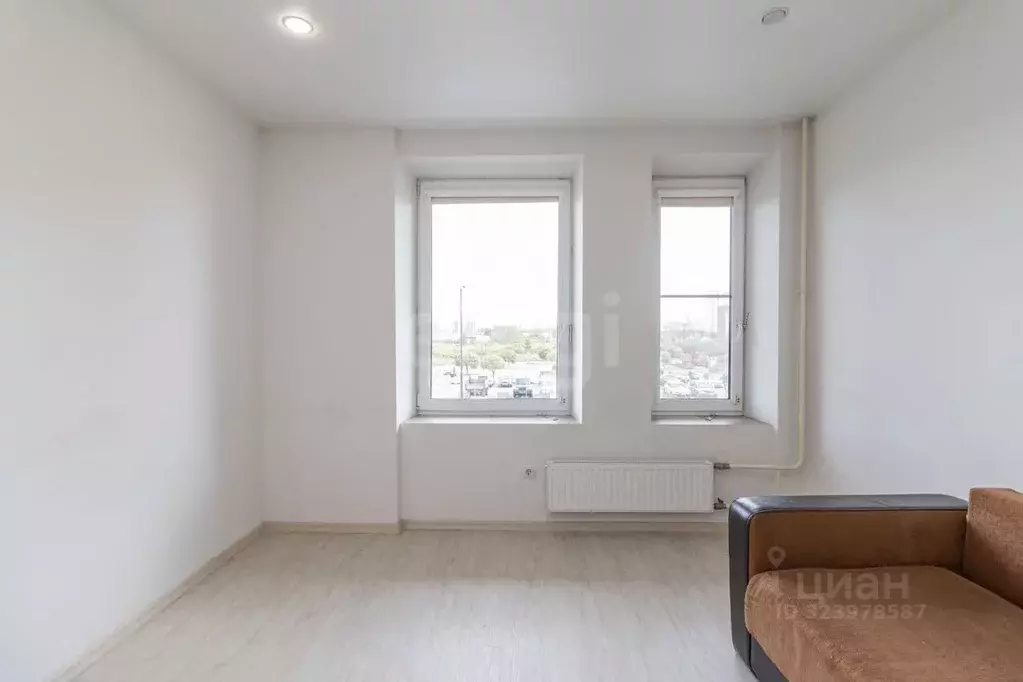 Студия Тюменская область, Тюмень ул. Тимофея Чаркова, 28 (21.2 м) - Фото 1