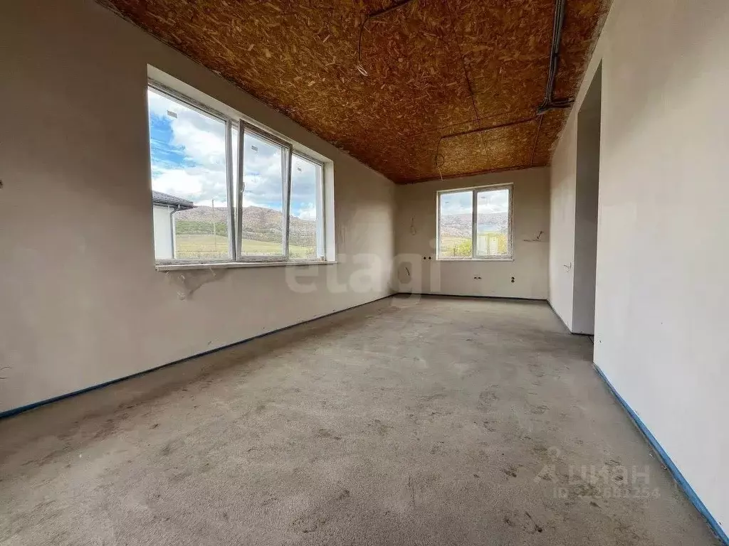 Дом в Крым, Симферопольский район, Добровское с/пос, с. Перевальное, ... - Фото 1