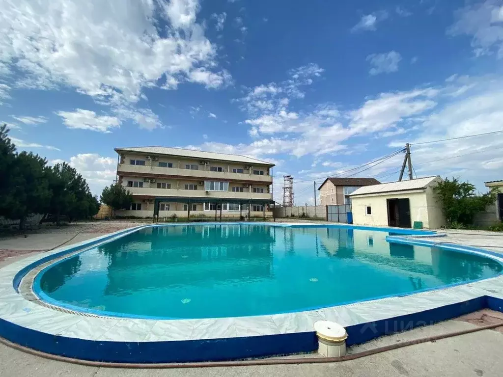 Студия Крым, Сакский район, с. Молочное ул. Первомайская, 95 (32.0 м) - Фото 1