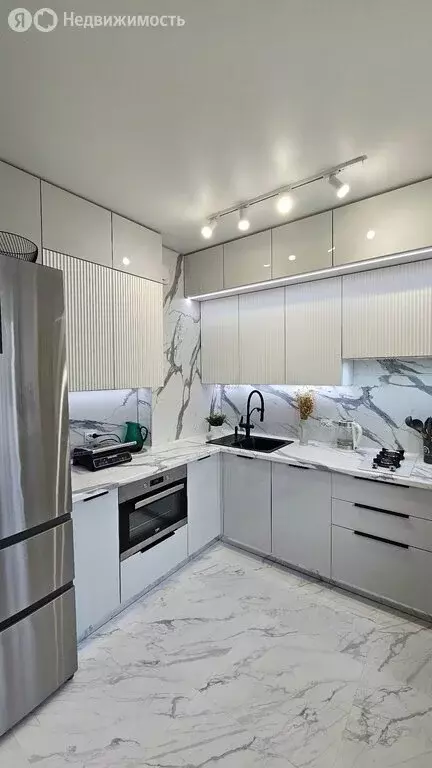 2-комнатная квартира: Первоуральск, Береговая улица, 10А (74 м) - Фото 1