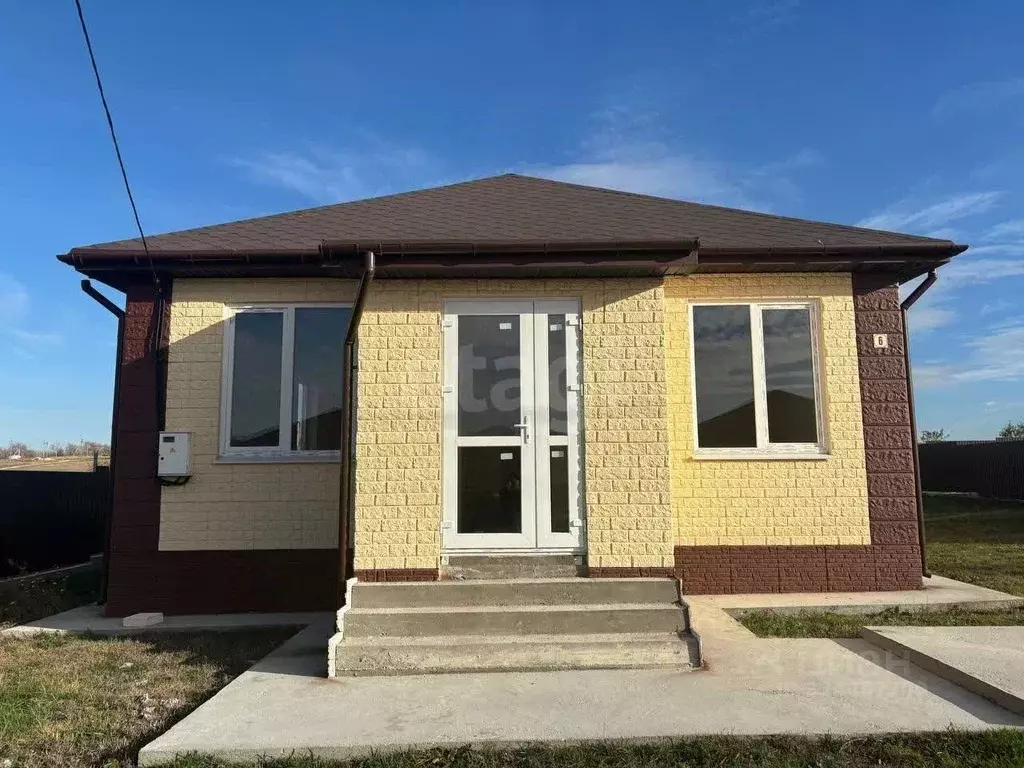 Дом в Крым, Симферопольский район, Чистенское с/пос, с. Новозбурьевка ... - Фото 1