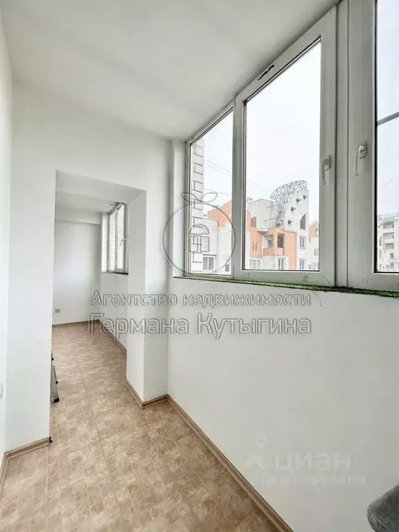 2-к кв. Волгоградская область, Волгоград Авиаторская ул., 1б (70.2 м) - Фото 1