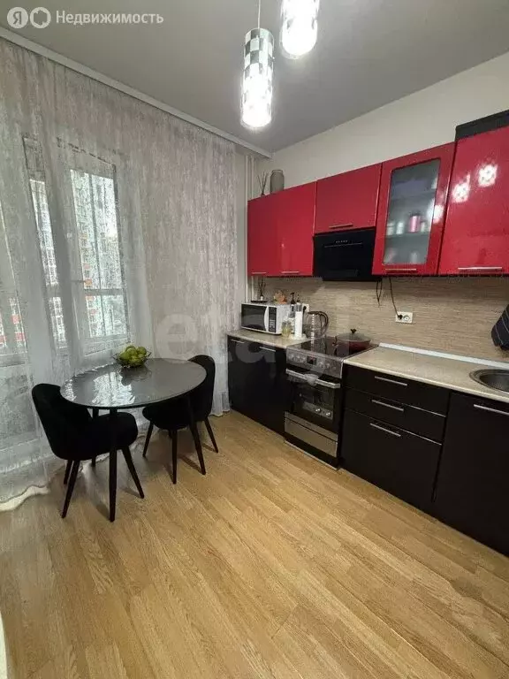 2-комнатная квартира: Тюмень, улица Николая Зелинского, 19 (62.1 м) - Фото 1