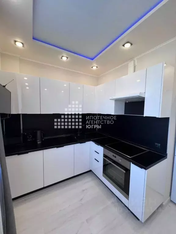 2-к кв. Ханты-Мансийский АО, Ханты-Мансийск Югорская ул., 17 (54.5 м) - Фото 2