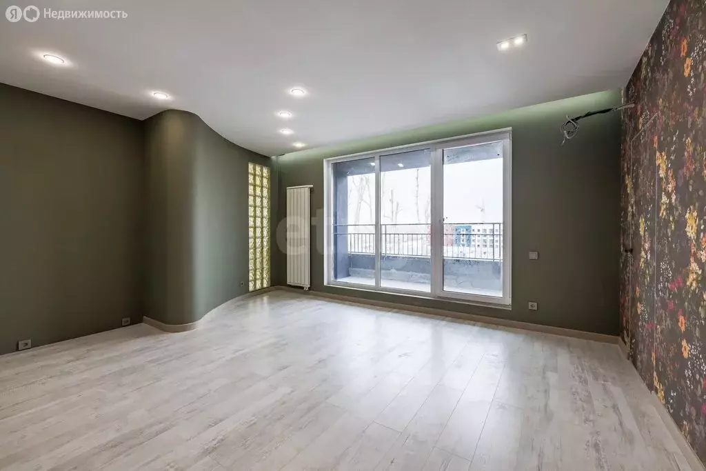 2-комнатная квартира: Тюмень, улица Александра Звягина, 10 (74.5 м) - Фото 2