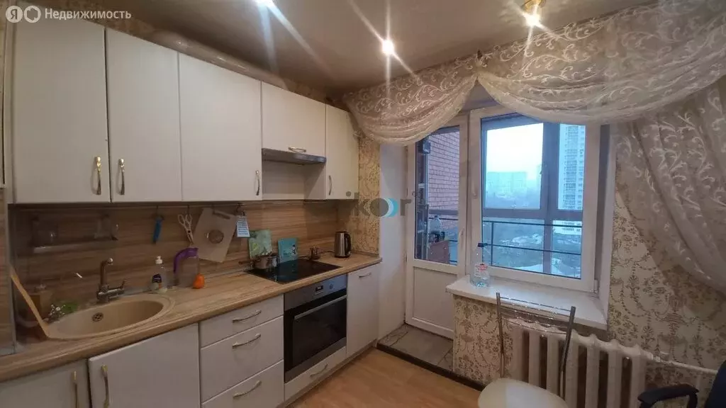 3-комнатная квартира: Уфа, улица Сун-Ят-Сена, 9 (80 м) - Фото 1