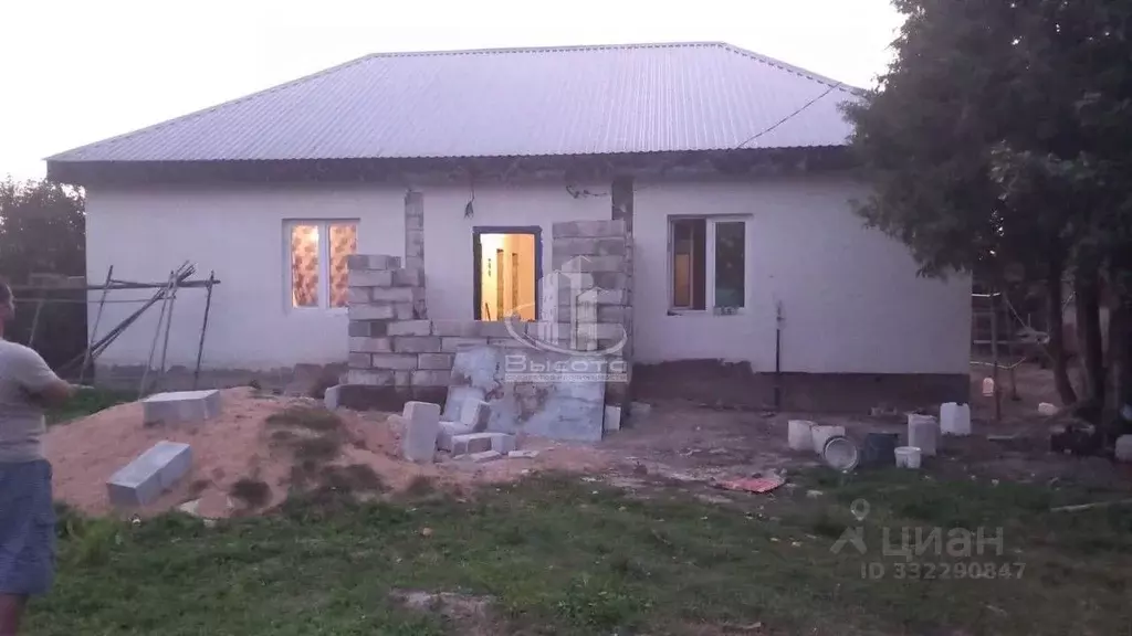 Дом в Калужская область, Дзержинский муниципальный округ, с. Маковцы ... - Фото 1