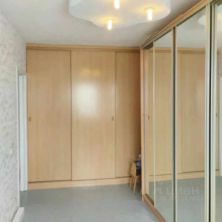 3-к кв. Волгоградская область, Волгоград ул. Елисеева, 8 (62.2 м) - Фото 2