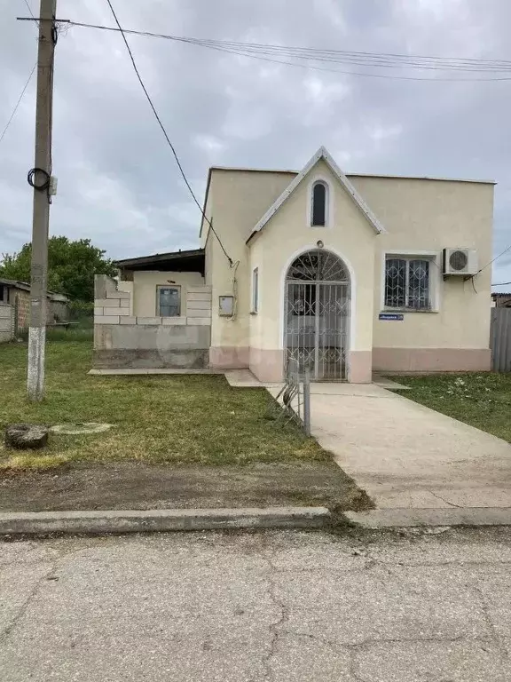 Торговая площадь в Крым, Белогорский район, с. Ароматное ул. ... - Фото 0