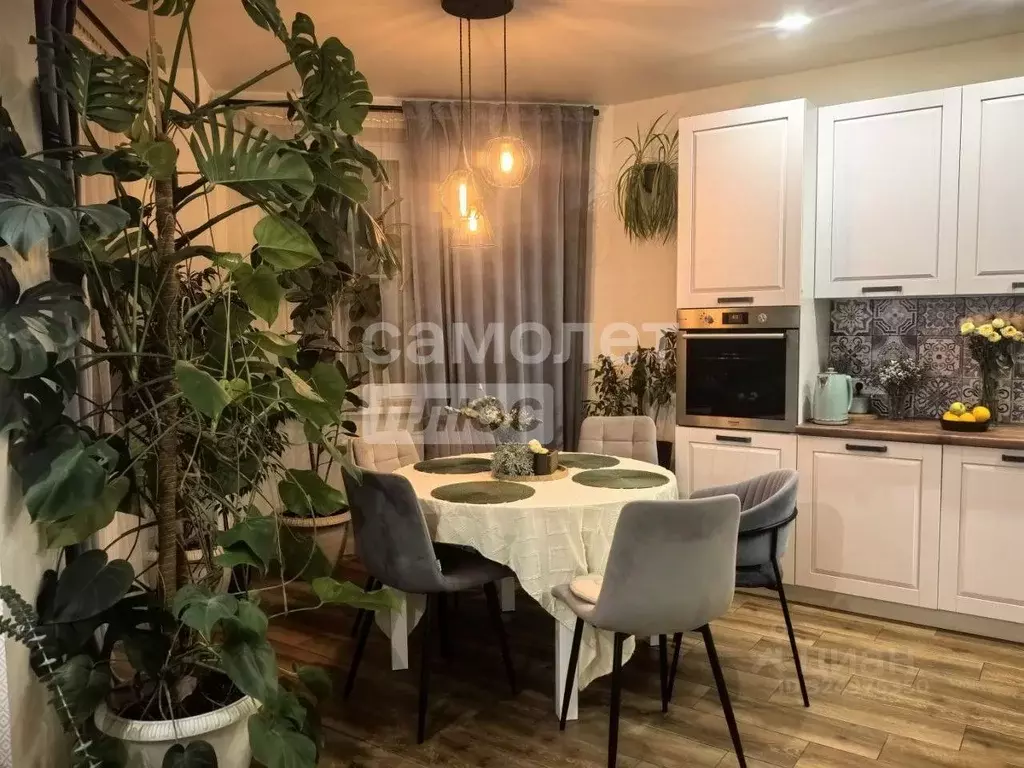 3-к кв. Волгоградская область, Волгоград Университетский просп., 57 ... - Фото 1