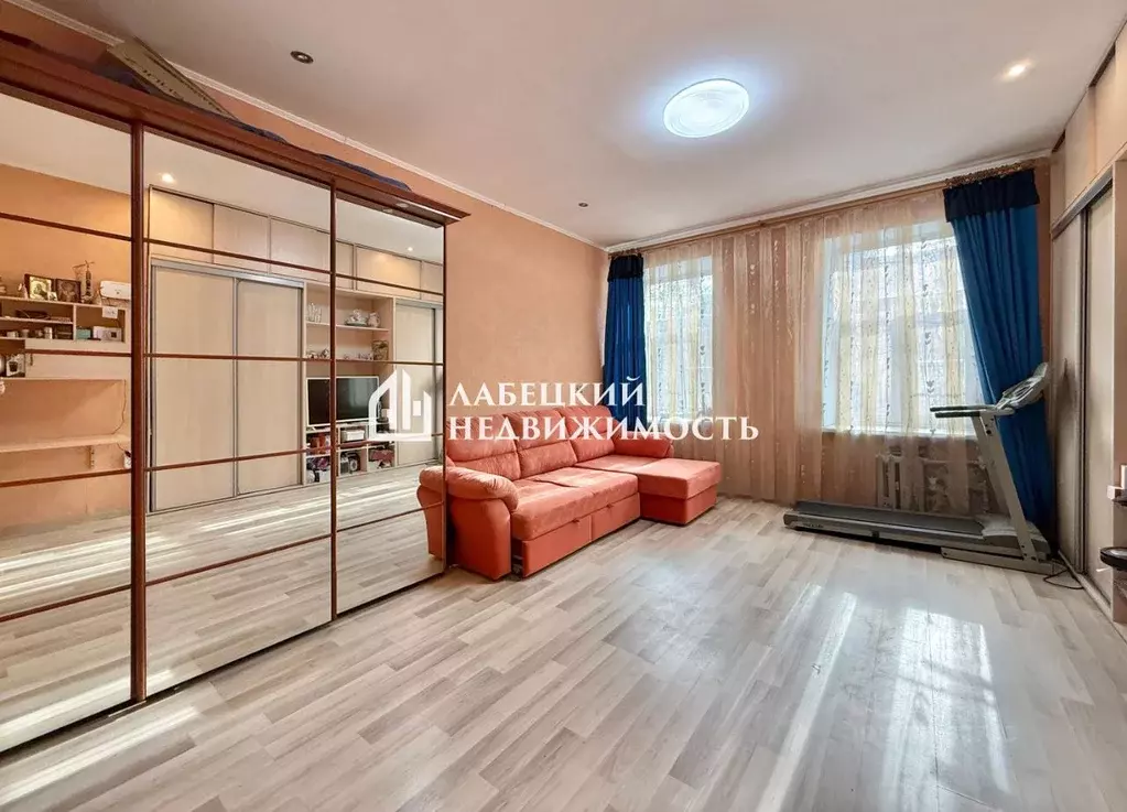 3-к кв. Санкт-Петербург Суворовский просп., 37 (87.9 м) - Фото 1