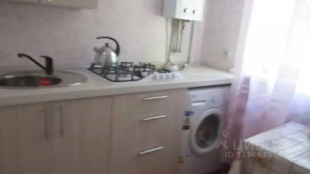 2-к кв. Краснодарский край, Ейск ул. Карла Маркса, 105 (40.0 м) - Фото 0