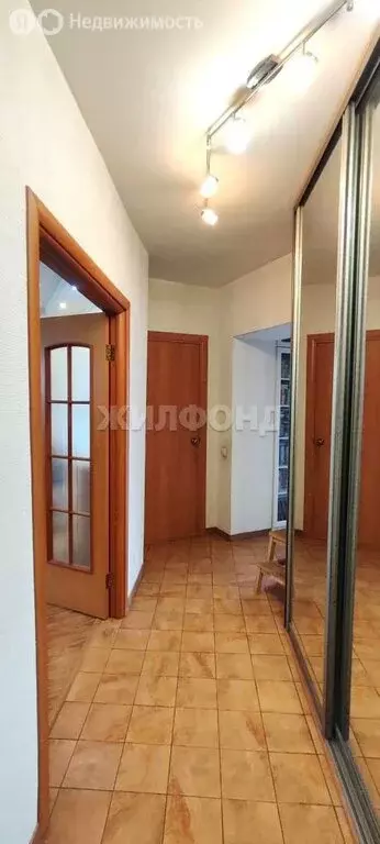 2-комнатная квартира: Новосибирск, улица Лескова, 15 (56 м) - Фото 1