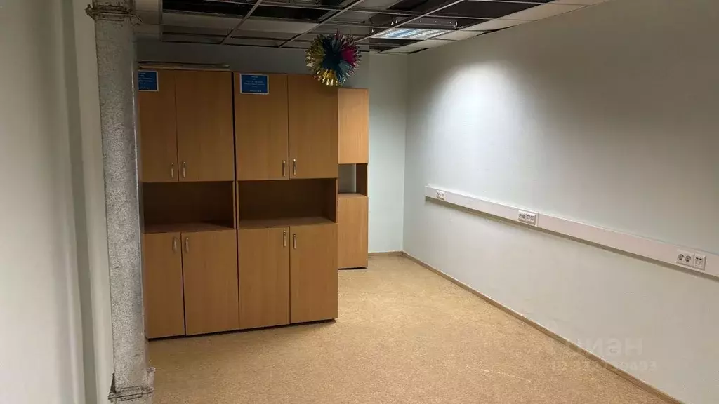 Помещение свободного назначения в Саха (Якутия), Нерюнгри ул. ... - Фото 2