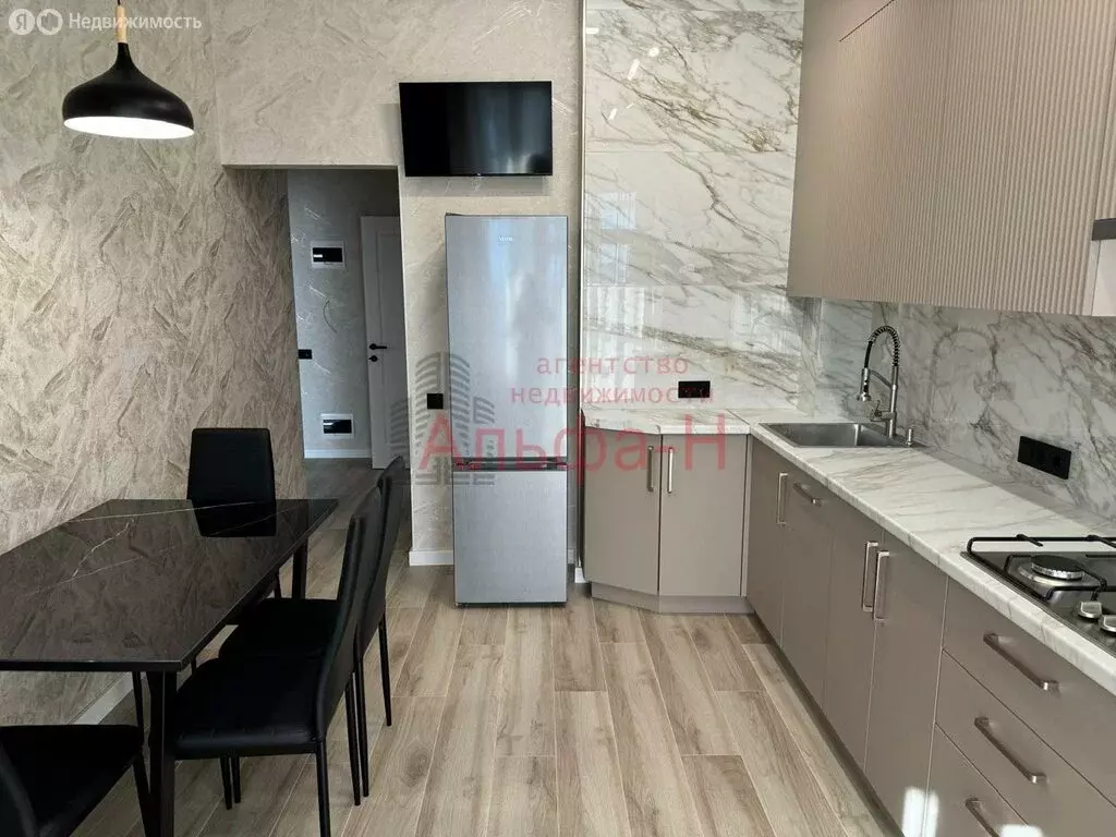 1-комнатная квартира: Ессентуки, улица Луначарского, 11 (50 м) - Фото 1