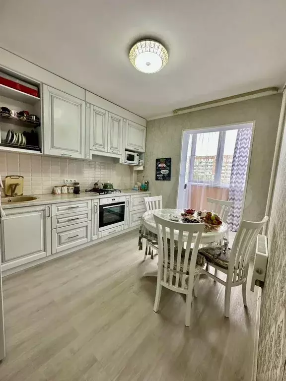 2-к. квартира, 52 м, 4/10 эт. - Фото 0