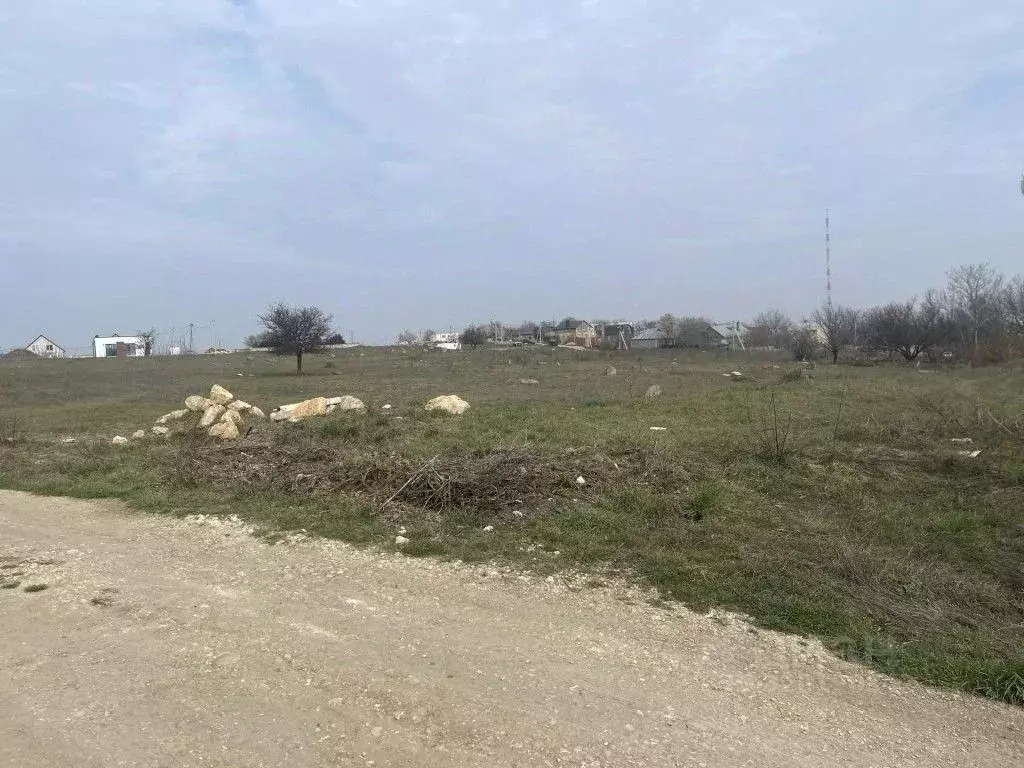 Участок в Севастополь ул. Каштановая, 23 (4.0 сот.) - Фото 1