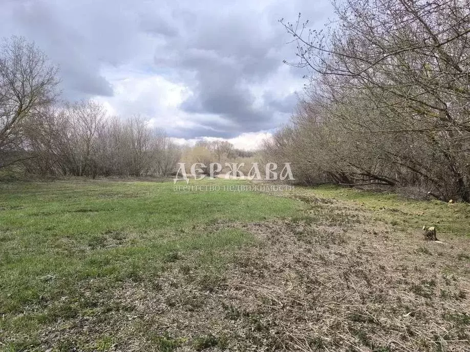 Участок в Белгородская область, Старооскольский городской округ, с. ... - Фото 1