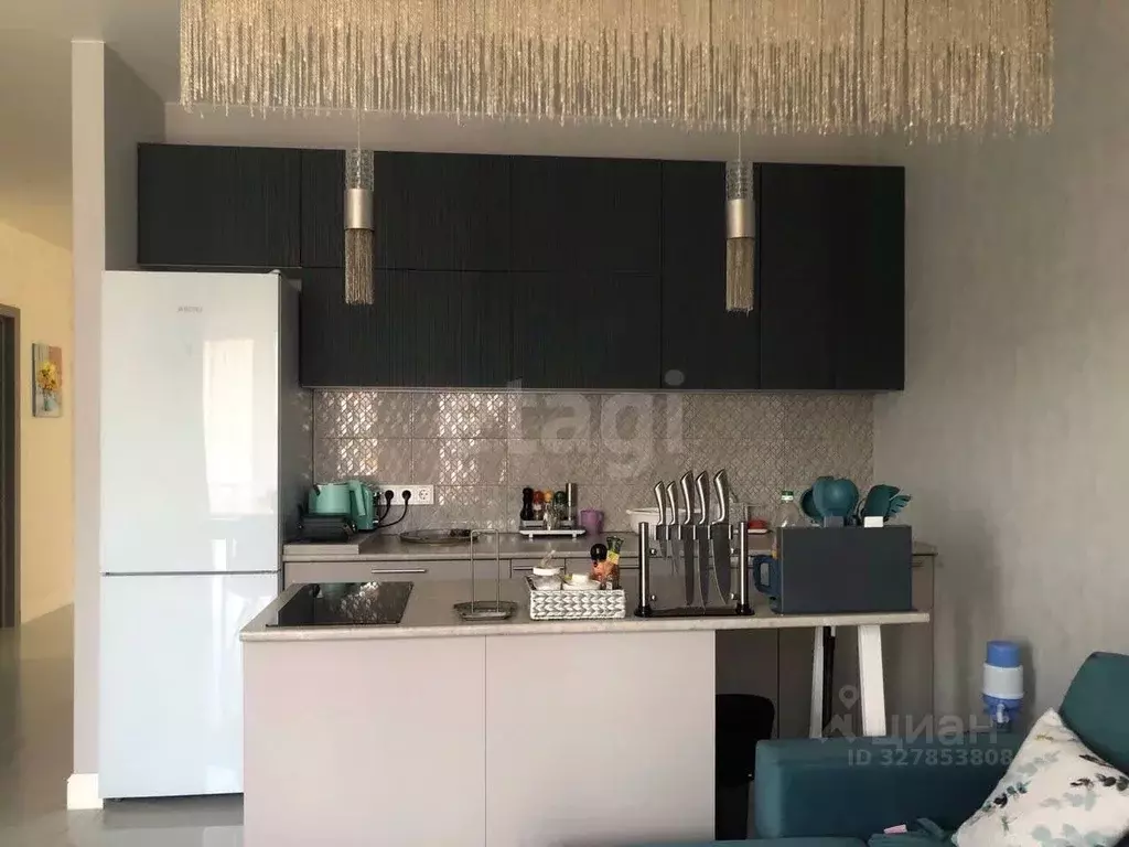 2-к кв. Крым, Черноморское пгт ул. Сигнальная, 2Бс7 (61.5 м) - Фото 1