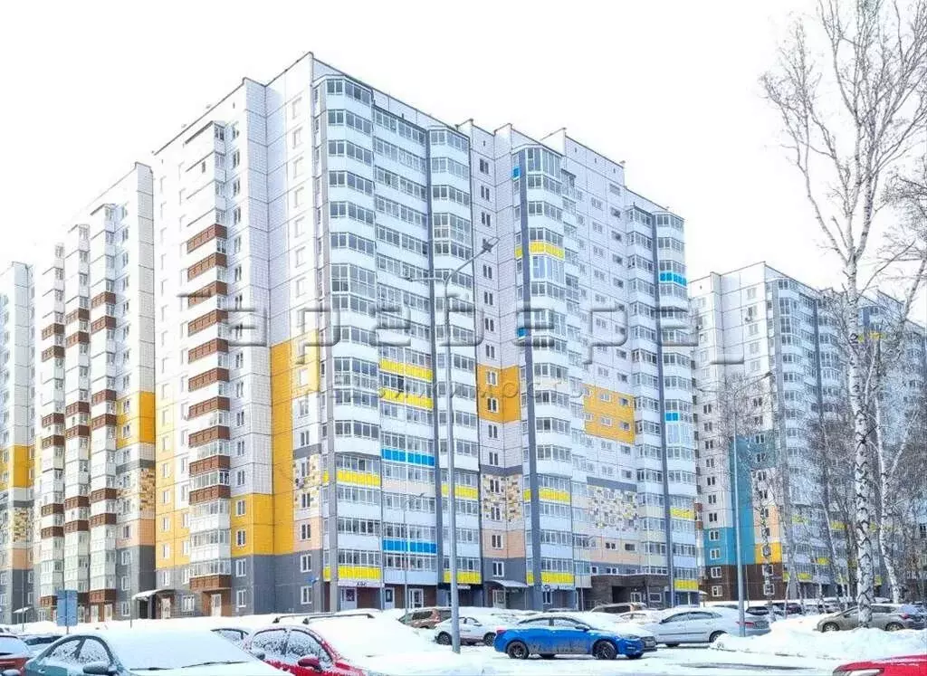 3-комнатная квартира: Красноярск, улица Елены Стасовой, 48Б (74 м) - Фото 1