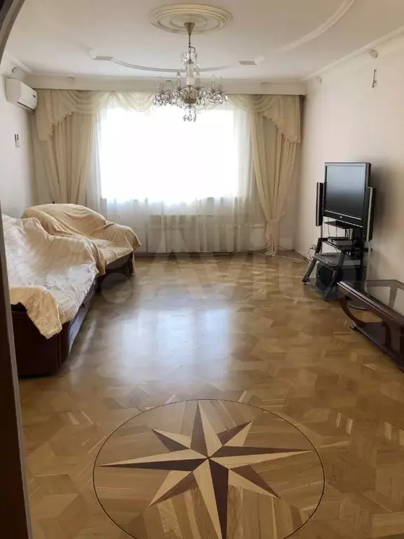 3-к. квартира, 81 м, 1/9 эт. - Фото 0