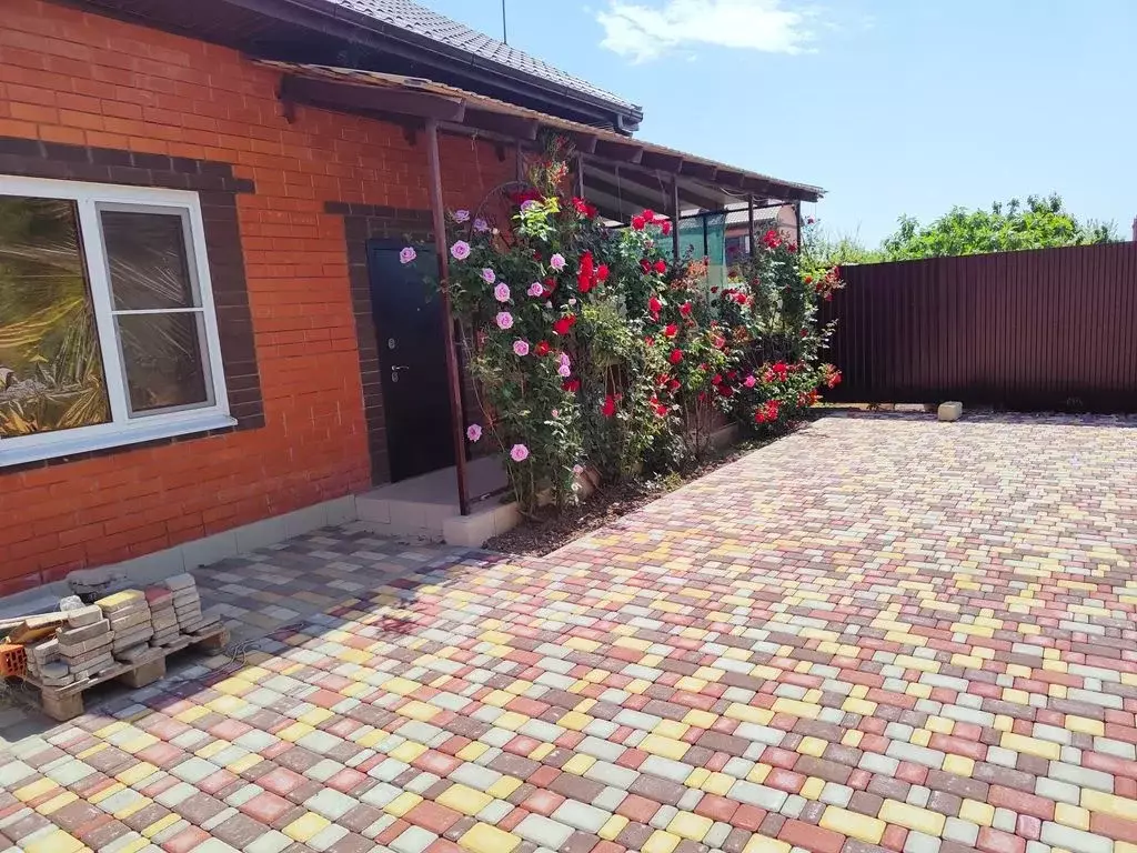 Дом в Краснодарский край, Темрюкский район, Фонталовское с/пос, пос. ... - Фото 1