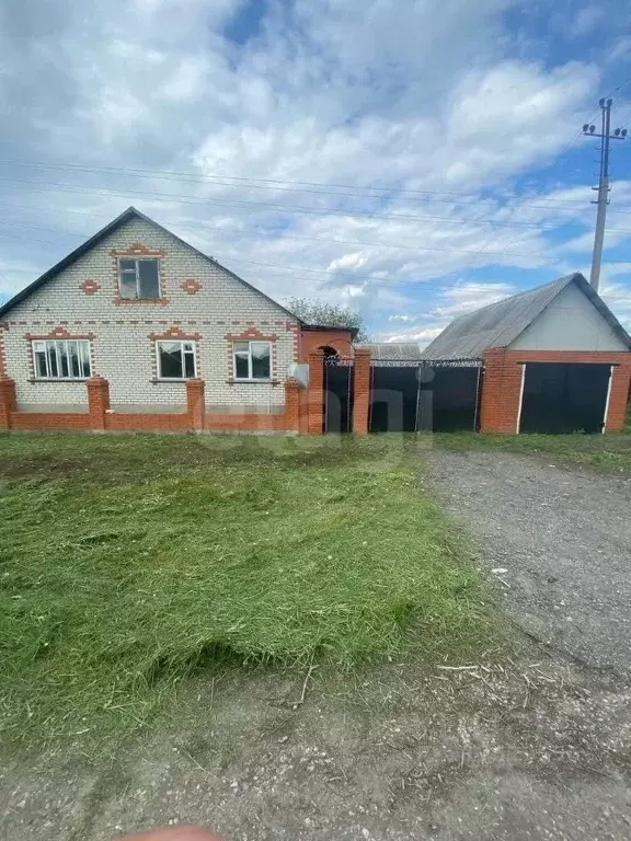 Дом в Белгородская область, с. Красное ул. Первомайская, 46 (107 м) - Фото 0