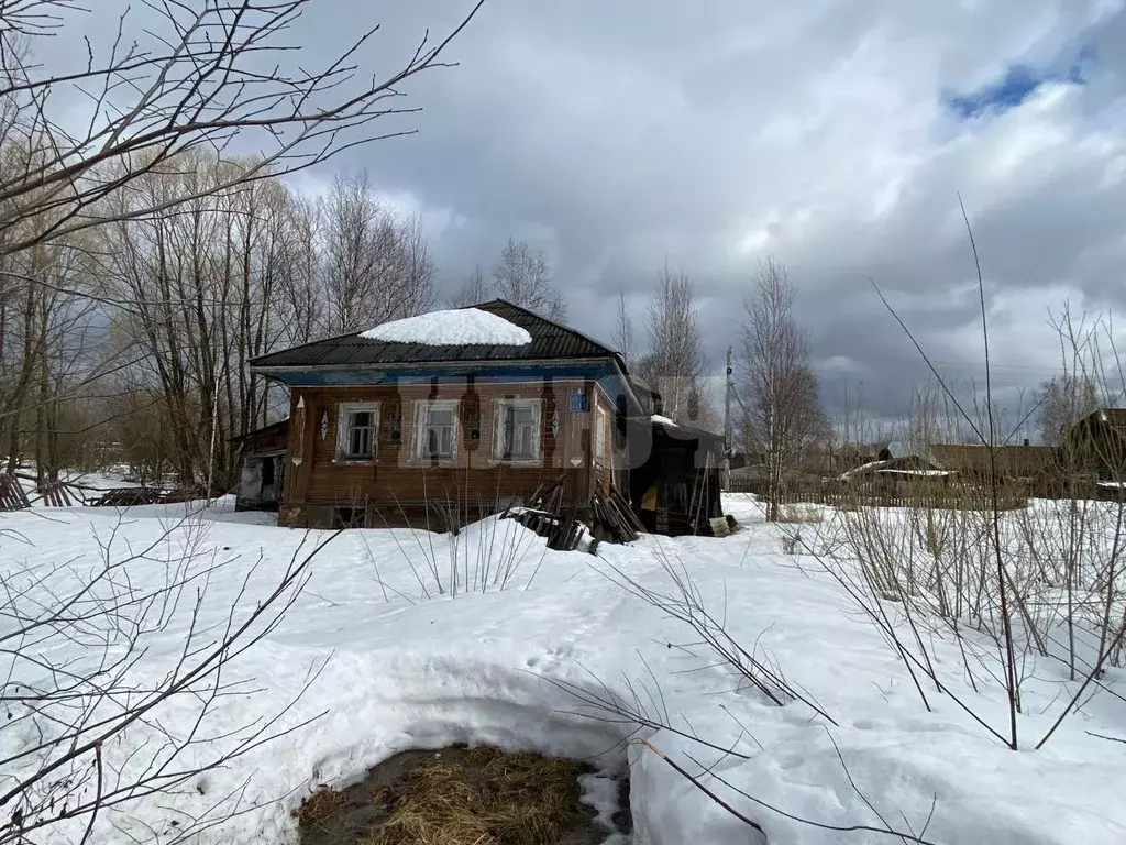 Дом в Вологодская область, Сокол Фабричная ул. (50 м) - Фото 1