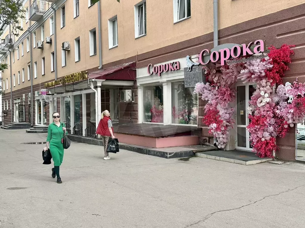 140 кв.м., центр, 1 эт, 1 лин, окна, трафик - Фото 1