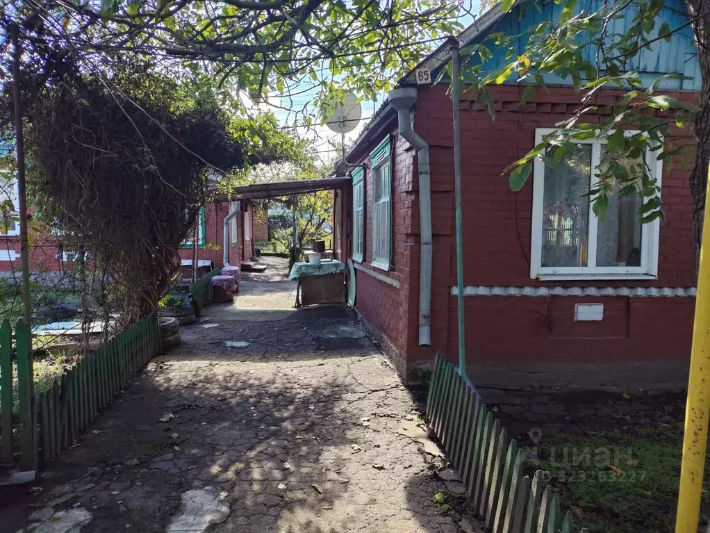 Дом в Ростовская область, Азов Азовский район, ул. Горького (30 м) - Фото 1