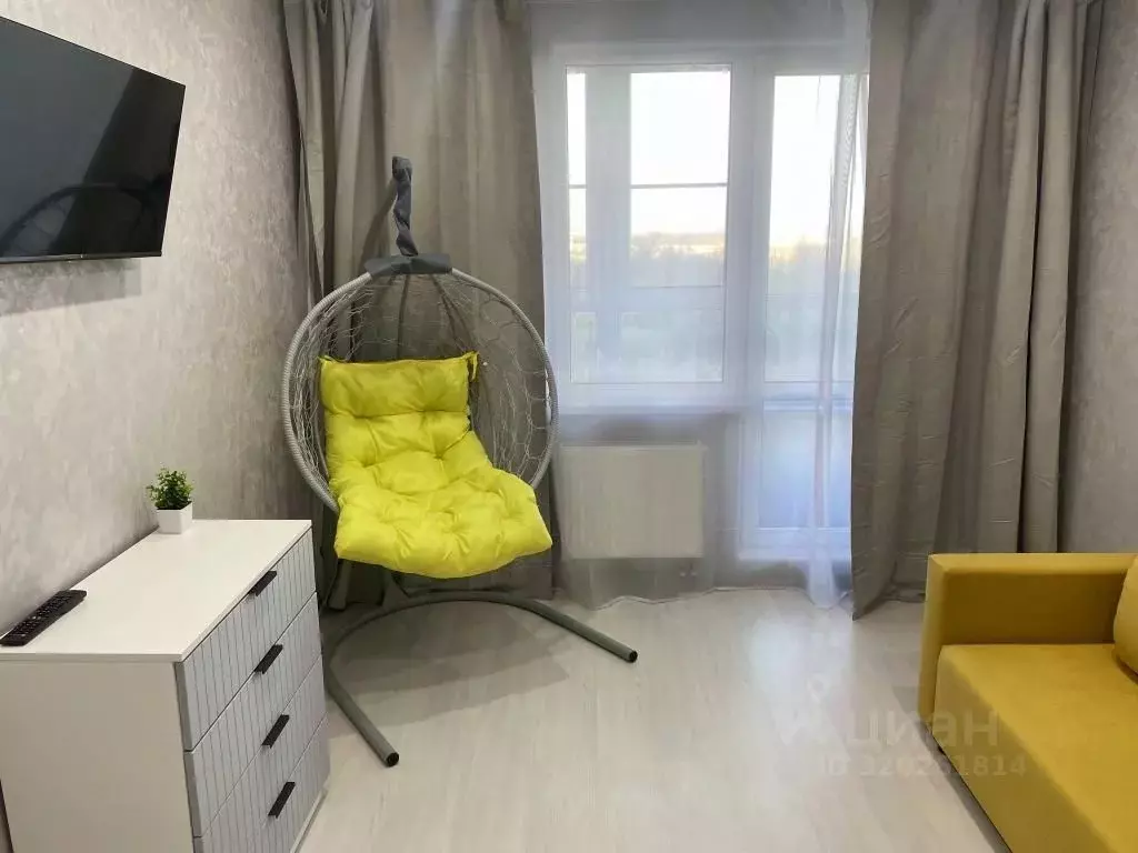 2-к кв. Волгоградская область, Волгоград ул. Расула Гамзатова, 19 ... - Фото 0